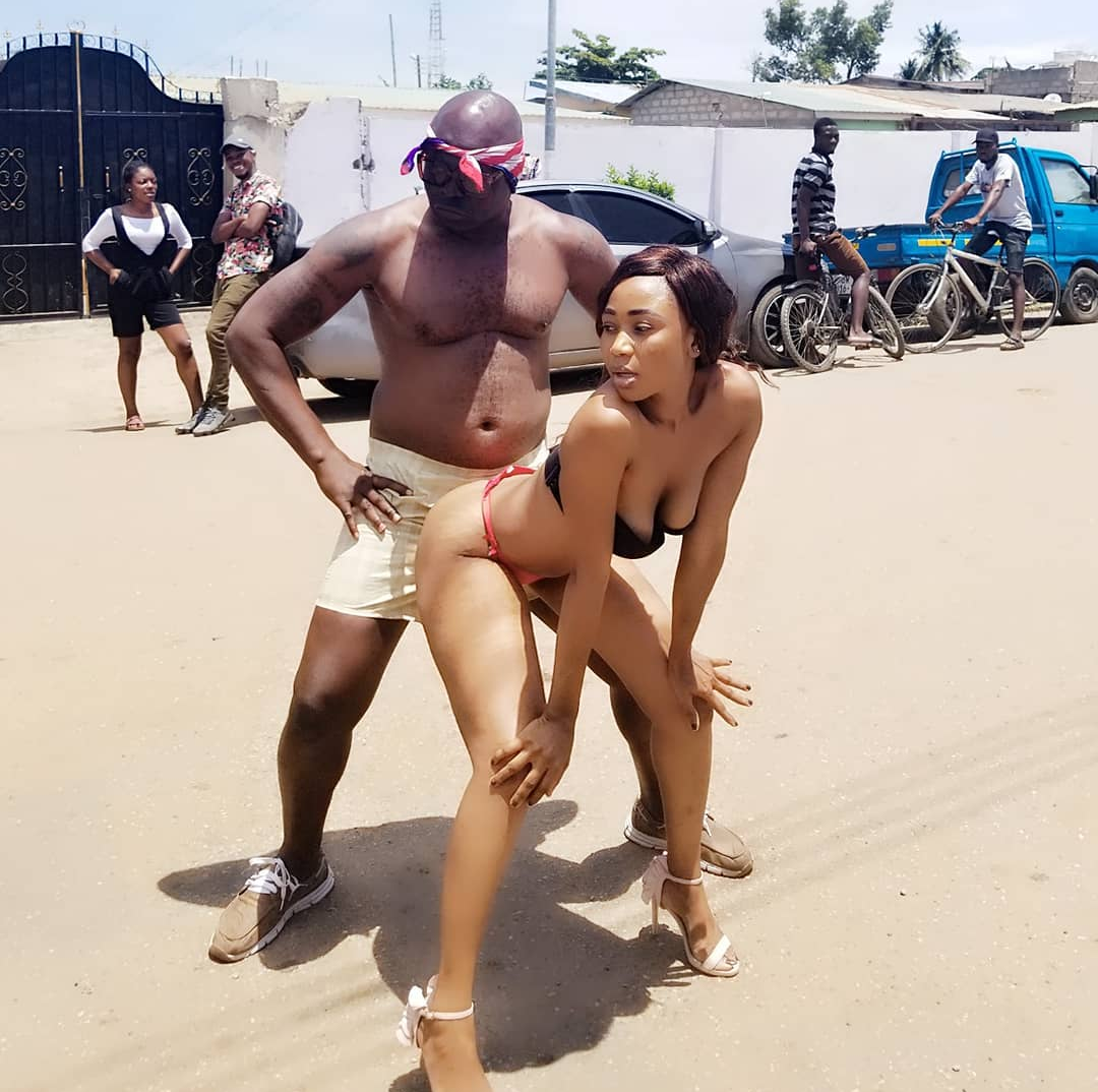Akuapem Poloo And Bukom Banku 'Doggy-Styling' Themselves In A Pho...
